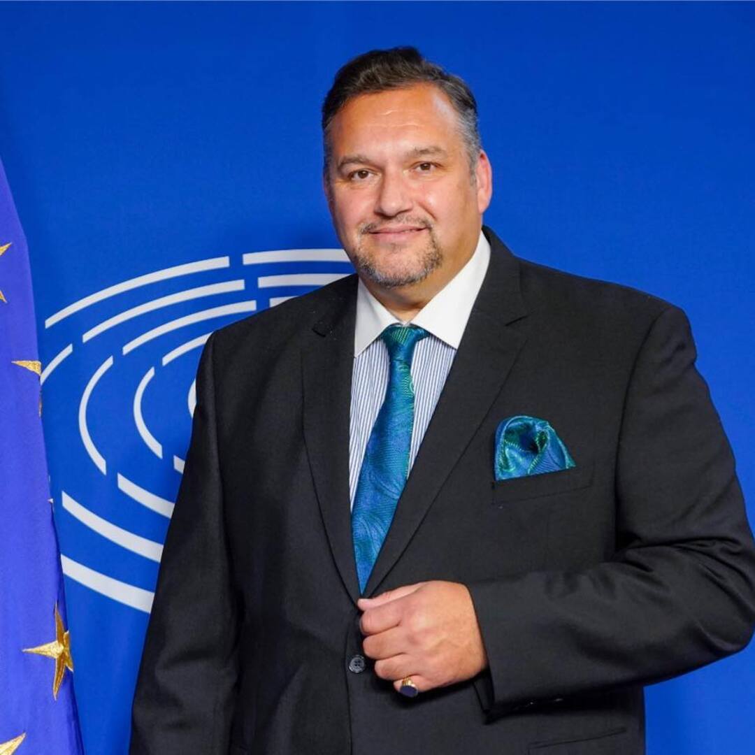 Raste pritisak na EU: Odmah uvesti sankcije Dodiku! - slika 1